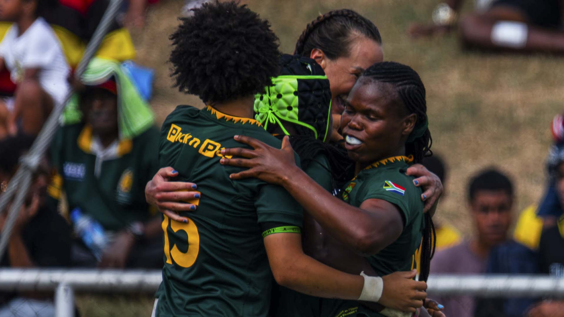 Maria Tshiremba celebrate with Springbok Women teammates