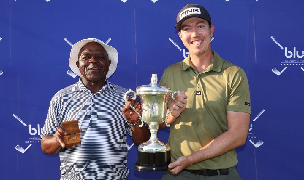 Vuyani Mzimkhulu and Luke Brown after winning the Blu Label Unlimited Challenge title
